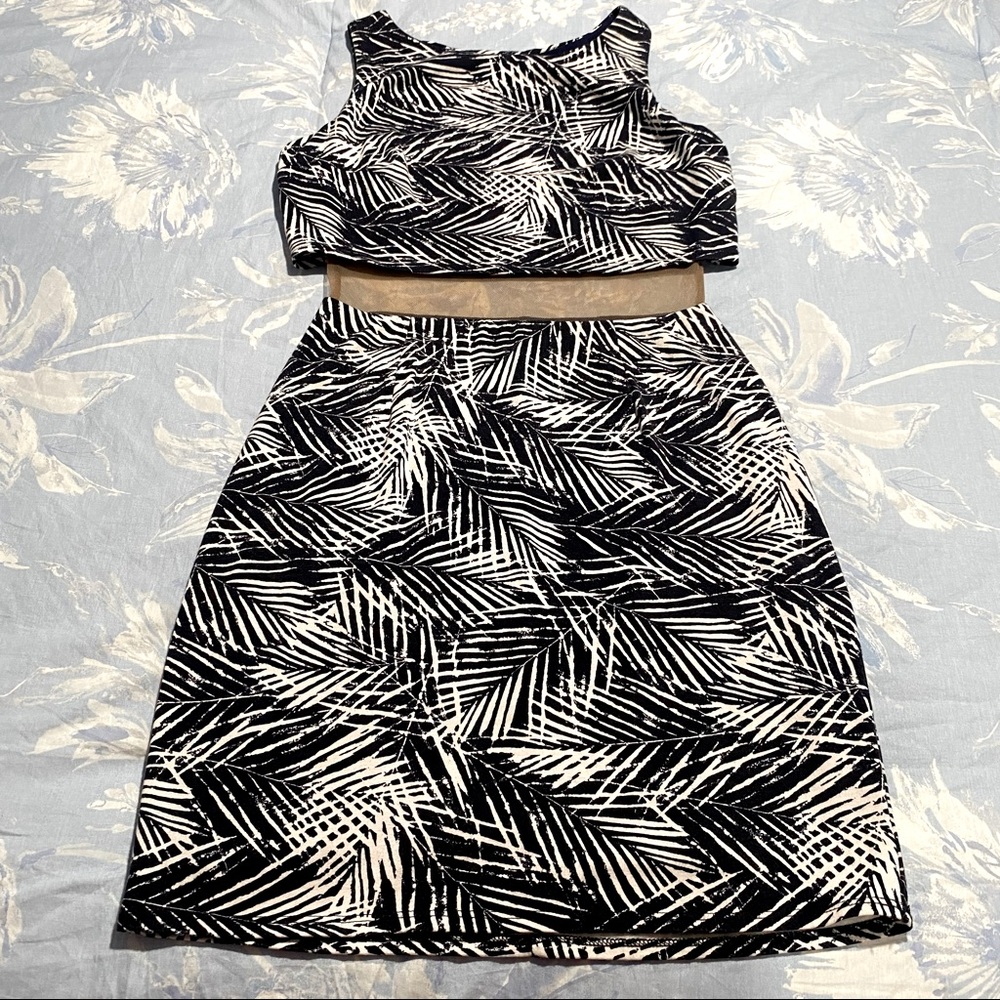 Black with White Stripes Armless Dress! 💙